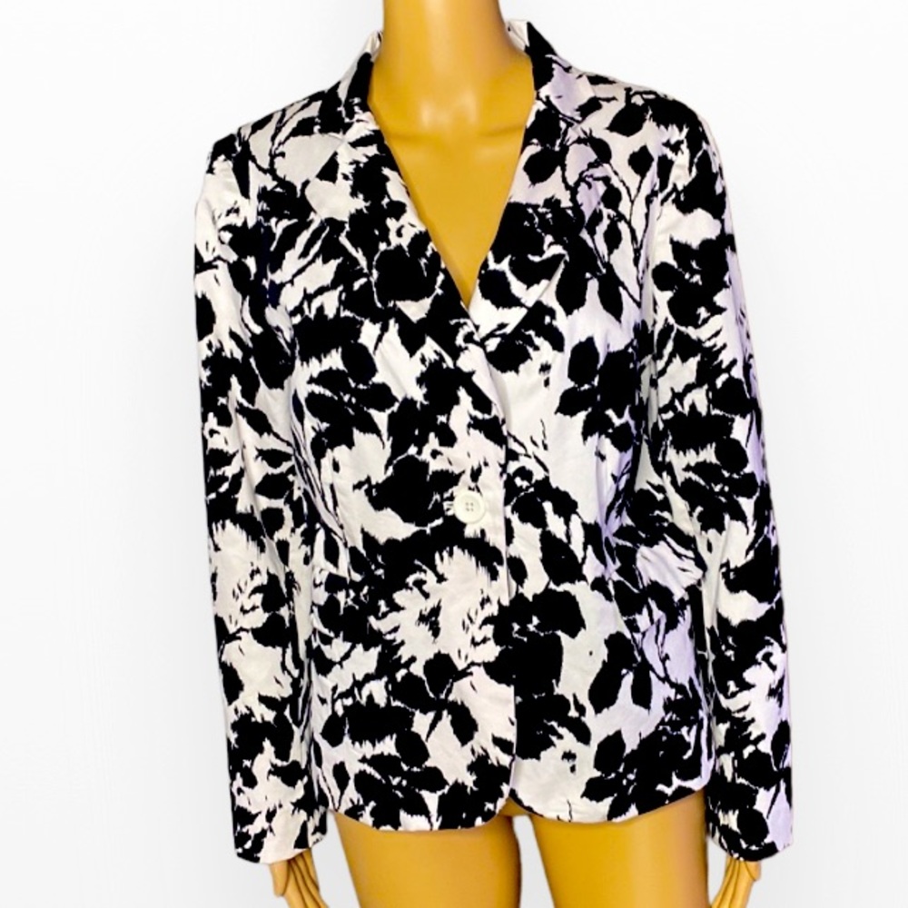 Sandro black and white floral blazer M